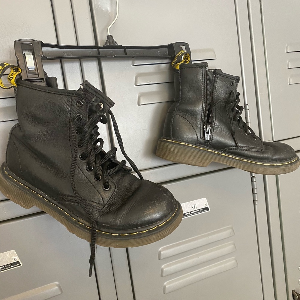 Youth Dr Martens Size 1